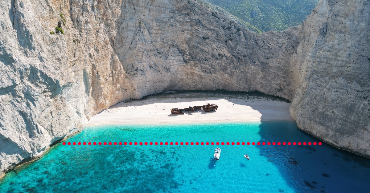 divieto di sbarco alla spiaggia del relitto di zante