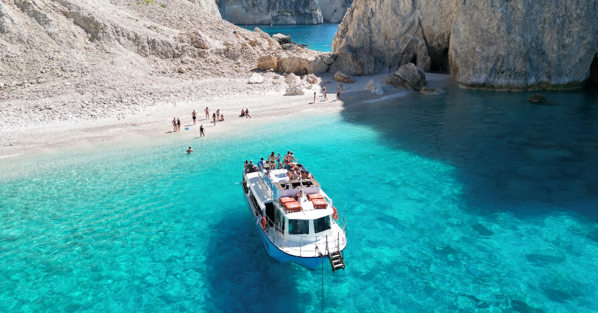 escursione alla spiaggia faraglioni mizithres Zante